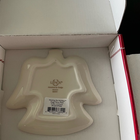 Lenox - Angel Party Plate Dish - HOSTING THE HOLIDAYS - Picture 2 of 6